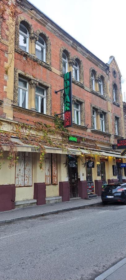 Studio 4 Apartment In The Party District Budapest Exterior photo